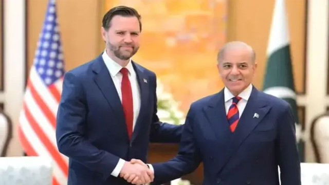JD Vance Meets Pakistan PM as US–Iran Talks Continue in Islamabad