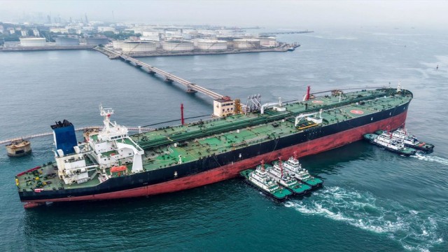 US imposes new sanctions over alleged Iranian oil exports to China