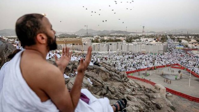 Over 1.6 Million Pilgrims Gather at Arafat for Hajj’s Most Sacred Ritual