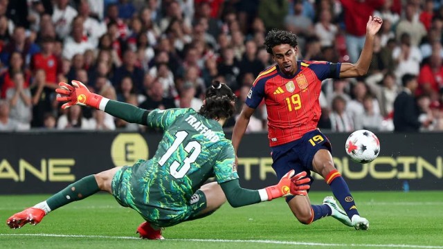 Spain Punish England’s Defensive Errors to Secure 3-2