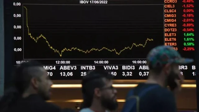 Brazilian Stocks Plunge 17% at Open After Lula's Re-election, Triggering Circuit Breaker