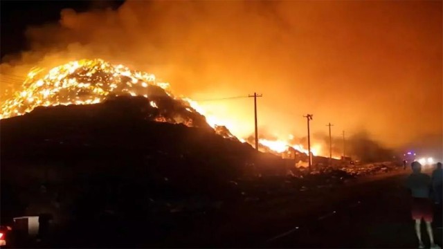 Massive Fire Erupts at Garbage Dump in India’s Tamil Nadu