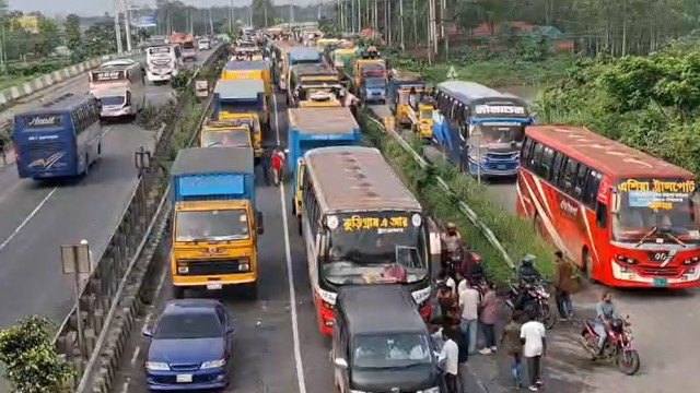 Slow Traffic Persists on Dhaka-Tangail-Jamuna Bridge Highway Amid Rain and Eid Rush