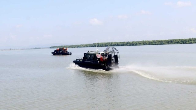Rohingya Armed Groups Clash Near Myanmar Border, Panic in Teknaf