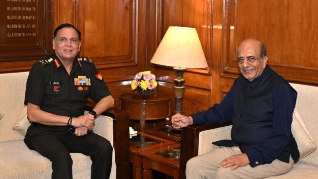 Indian High Commissioner Meets Army Chief, Modi in Delhi