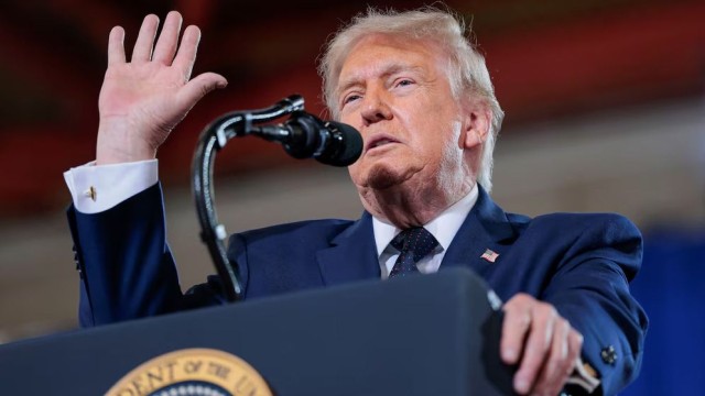 Trump Says Iran Ceasefire MoU Near Finalization as Hormuz Talks Continue