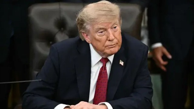 Trump Says Iran Desperate for Deal, Warns Nations Over Strait of Hormuz