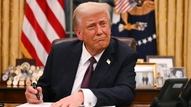 US-Iran Peace Deal Expected Sunday, Strait of Hormuz May Reopen Immediately