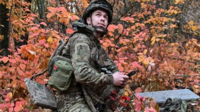 Zelensky: Ukrainian Troops Hindered by Slower Starshield Speeds on Frontline