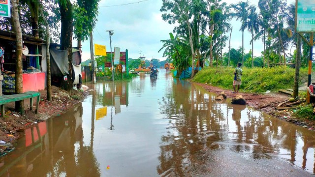 High Tide Floods Shatpakia Ferry Road in Nalchity