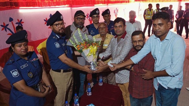 Barishal Range DIG Inspects Durga Puja Preparations in Jhalokathi