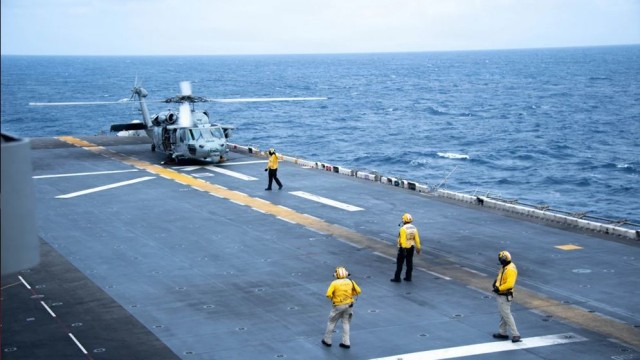 U.S. Deploys Additional Marine Expeditionary Unit to Middle East Amid Stalled Iran Talks