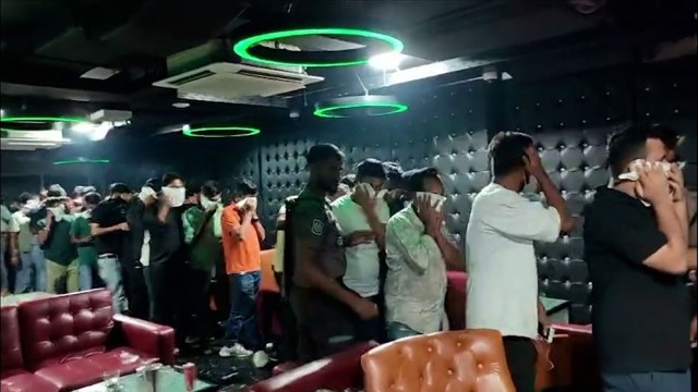 140 Detained in Police Raid on Uttara Bar