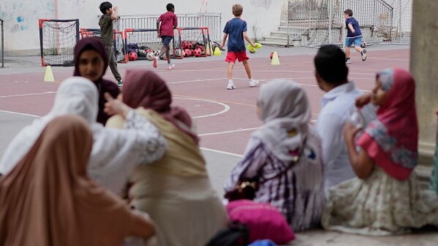 Italy Approves School Ban on Burqa, Niqab and 30% Foreign Student Cap