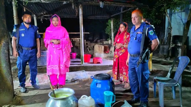 Fake Milk Made With Bleaching Powder, Gel & Palm Oil; Fined Tk 1 Lakh