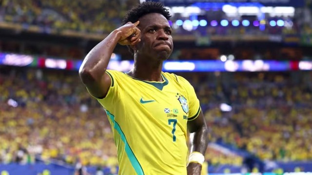 Vinicius Joins Elite Brazilian World Cup List with Goals in All Three Group Matches