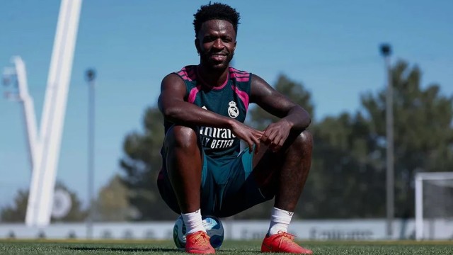 Vinicius Jr Signs New Long-Term Deal with Real Madrid Until 2032