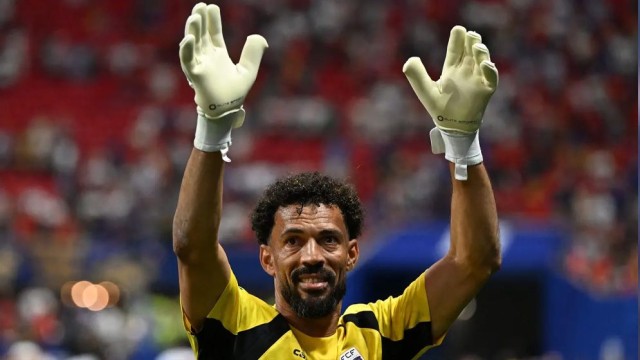 World Cup Sensation Vozinha Agrees to Join Chilean Giants Colo Colo