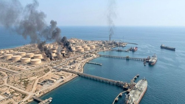 Four US missiles hit oil tanker near Iran's Kharg Island: Al Jazeera