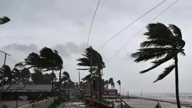 Gusty winds up to 60 km/h forecast in several districts