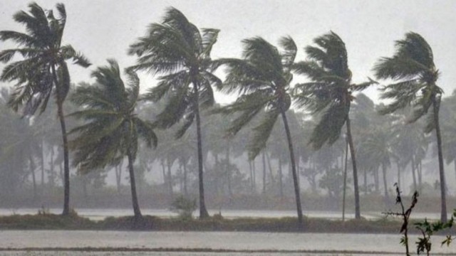 Gusty Winds and Thunderstorm Warning Issued for Several Regions