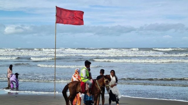 Heavy Rain and Gusty Winds Forecast Across Bangladesh, Ports Issued Warning Signal No. 3