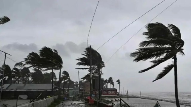 Met Office Warns of Gusty Winds and Thunderstorms in Six Districts