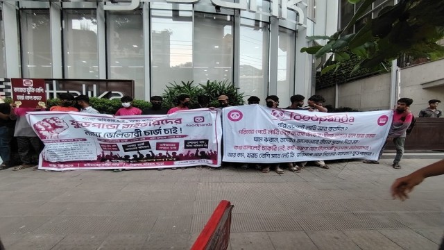 Foodpanda Riders Protest Over Pay, Delivery Charges, Safety Benefits