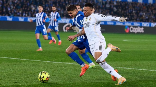 Real Madrid Face Alavés in Crucial La Liga Clash at Bernabéu