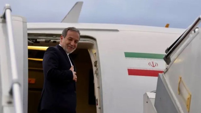 Iranian Foreign Minister Abbas Araghchi Leaves Islamabad, Heads to Oman.