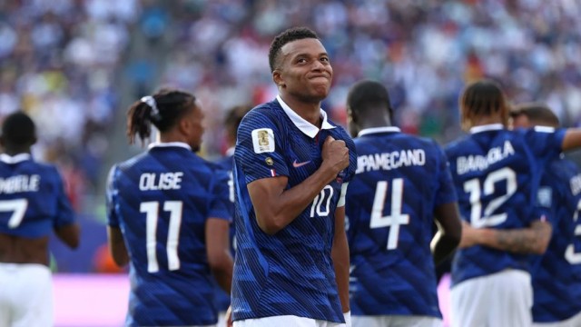 Mbappé Overtakes Messi to Lead 2026 World Cup Golden Boot Race