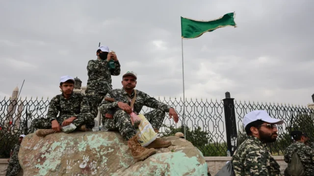 Yemen Clashes Kill 81 Combatants as Houthis Launch Ground Assault