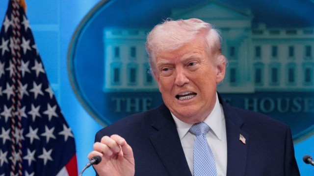 Washington Imposes Naval Blockade on Iran Amidst Stalled Peace Talks