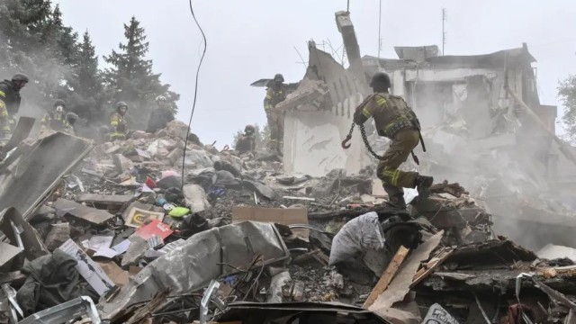 Russian Glide Bomb Attack on Zaporizhzhia Kills 20, Including Four Children